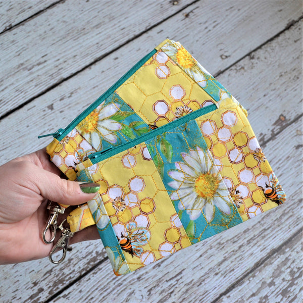Quilted Daisies & Bees Coin Purse