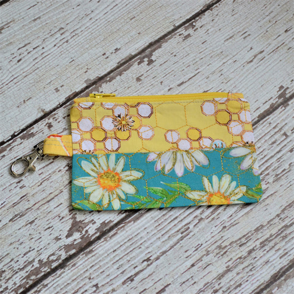 Two-Tone Daisy & Bees Coin Purse