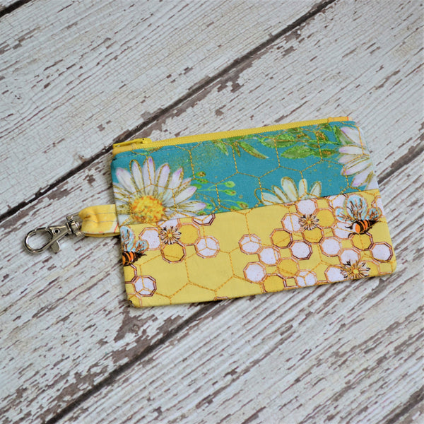 Two-Tone Daisy & Bees Coin Purse