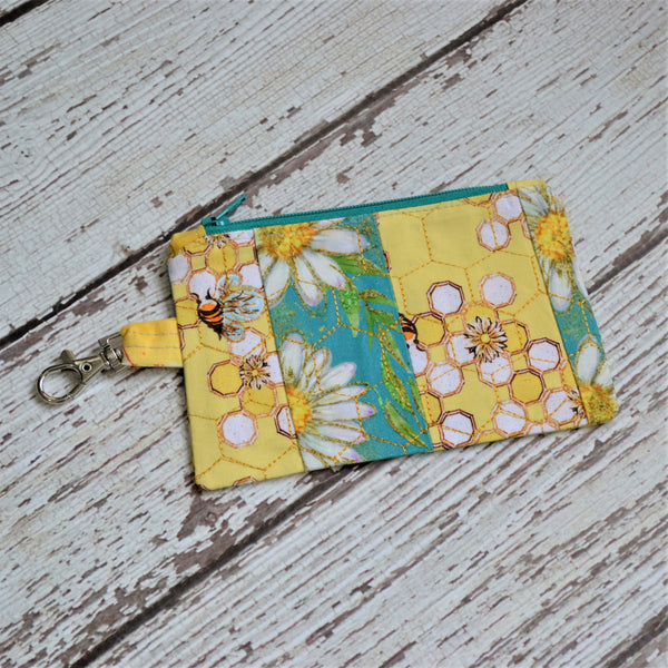 Quilted Daisies & Bees Coin Purse