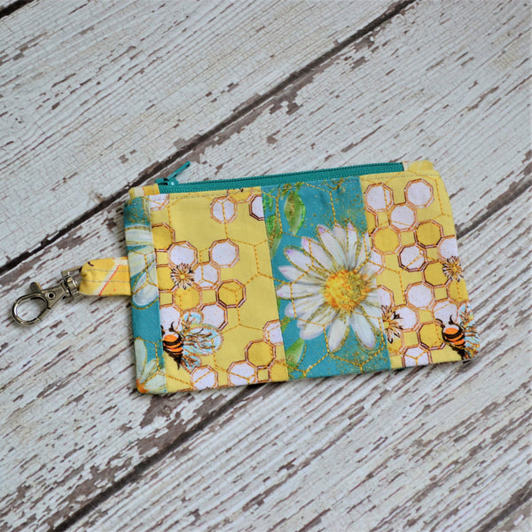 Quilted Daisies & Bees Coin Purse