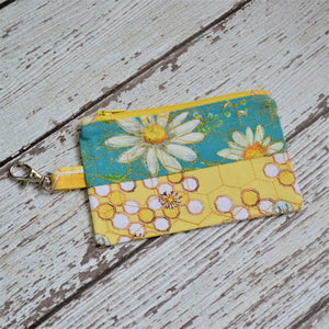 Two-Tone Daisy & Bees Coin Purse